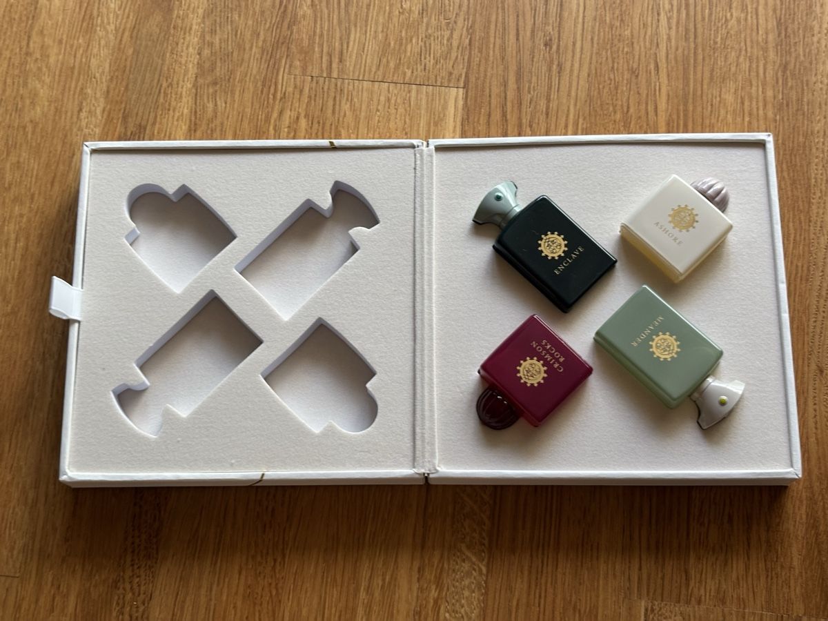 Amouage Profumi & Eau de Toilette: Amouage Renaissance Collection Miniaturen Set 4x7.5ml  – Usato da Zürich venduto da Thetimtam