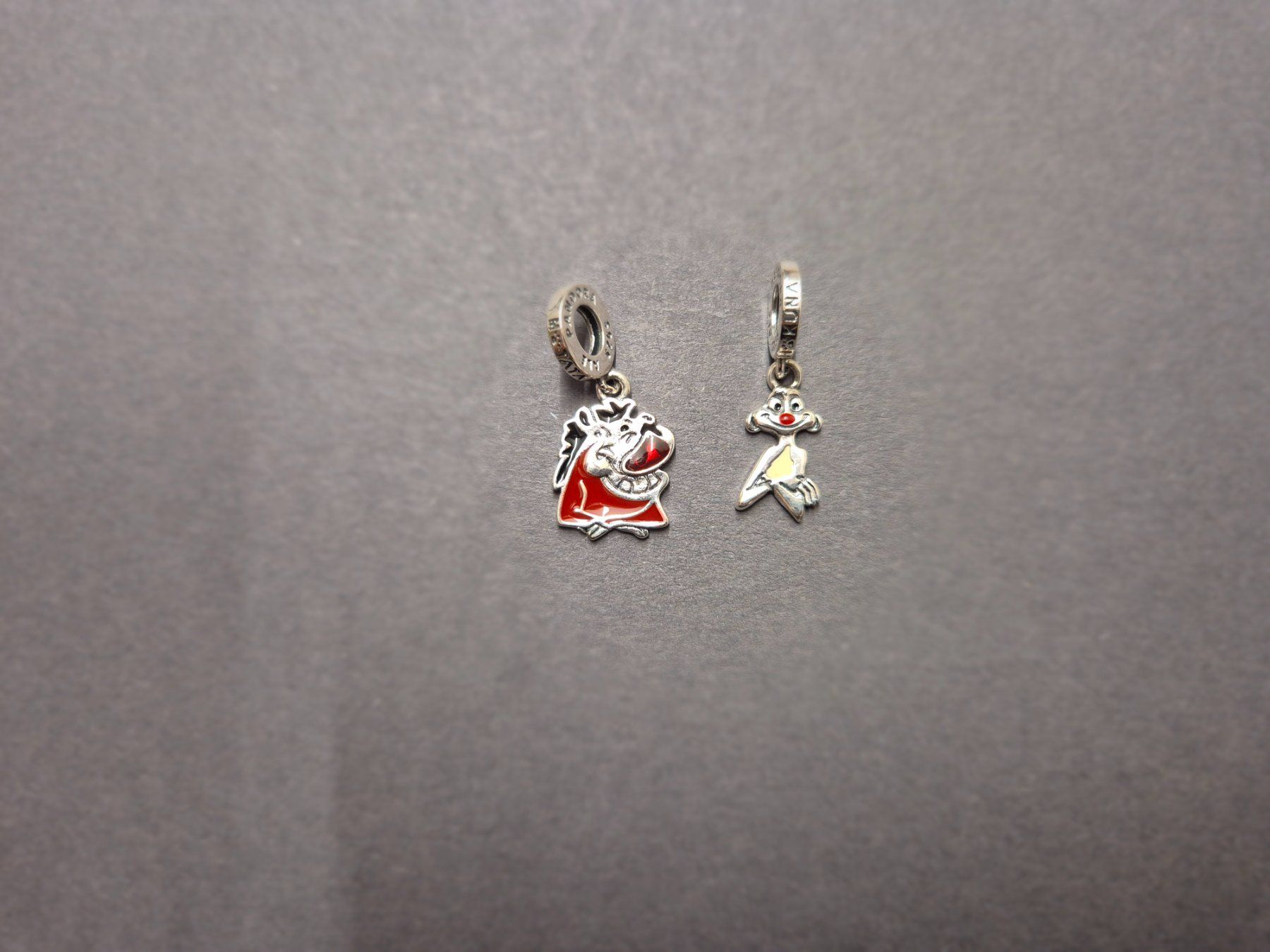 Ciondoli: Charm Hakuna Matata +Garantie – Nuovo (secondo la descrizione) da Rotkreuz venduto da Carbone_Bijou-Shop