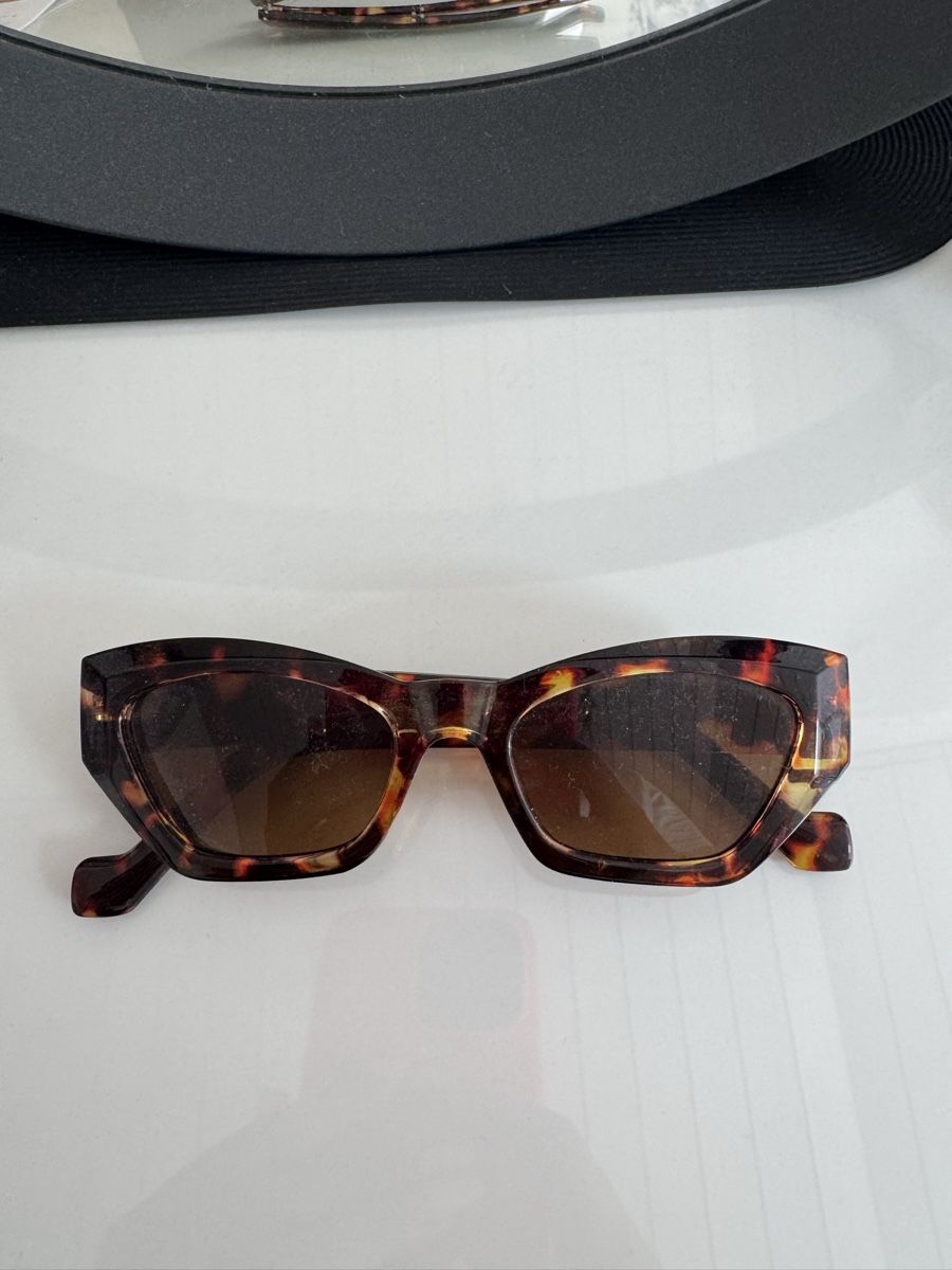 Lunettes & Verres: Sonnenbrille  – Neuf (Voir description) à Turgi par eiiinalem