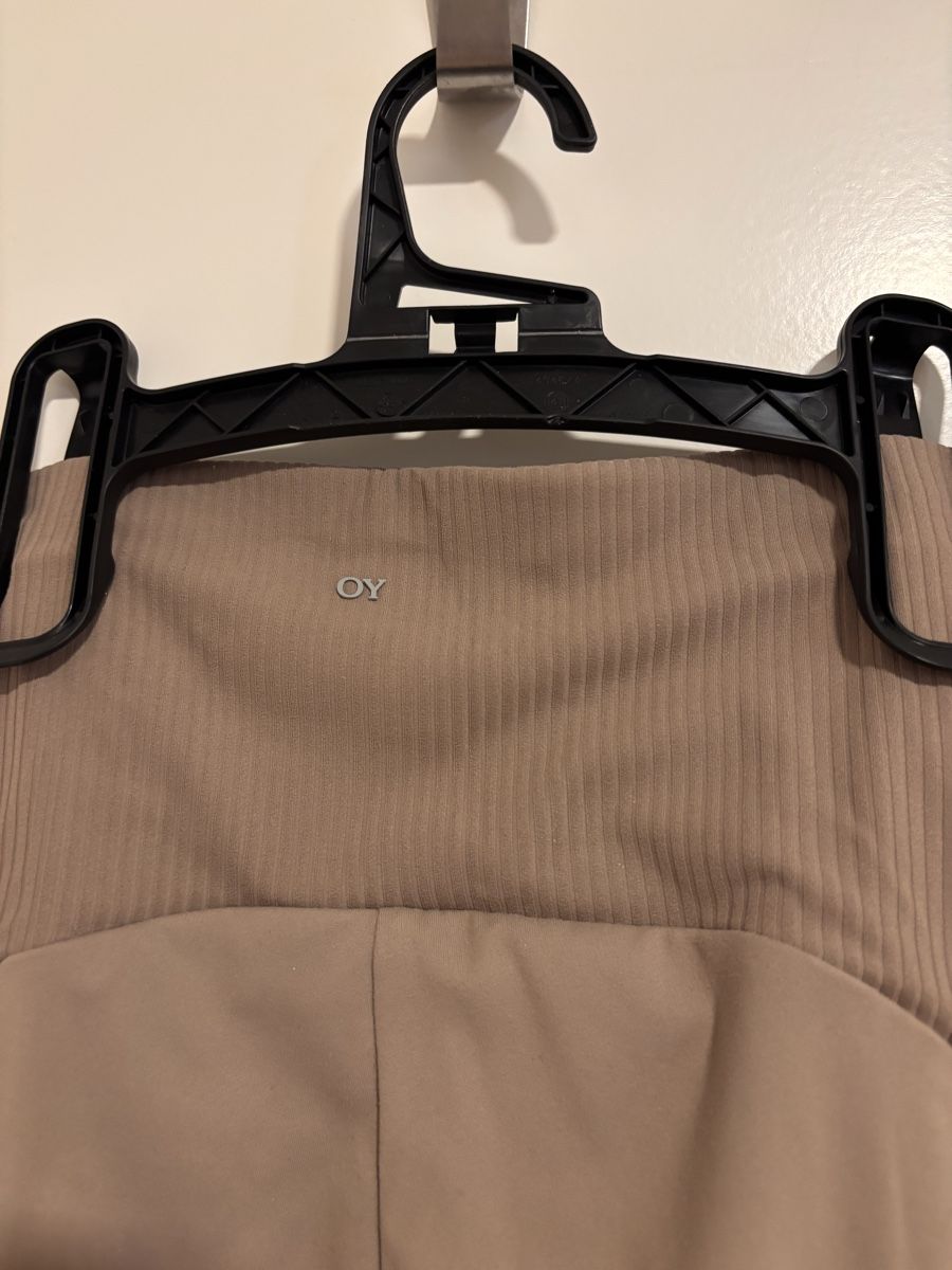 Oysho Leggings: Oysho Flared Beige Leggings Size 40 – Nuovo (secondo la descrizione) da Biel/Bienne venduto da chauthu1 2