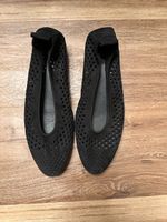 Sommerschuh schwarz Grösse 39 Lochmuster Leder innen