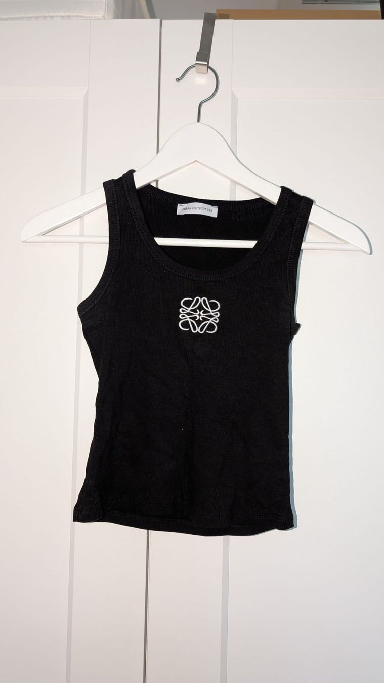 Tops: Tanktop Schwarz, Grösse xs – Gebraucht aus Heerbrugg von sad_h2xv