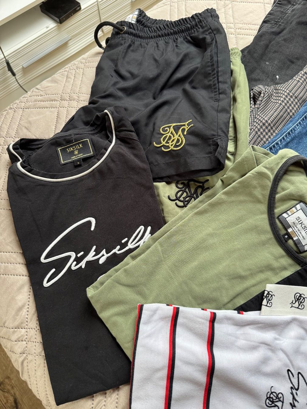 Siksilk Lotti & Set di vestiti: Siksilk-Paket Gr. S-M – Usato da Roggwil BE venduto da Himmubett 1