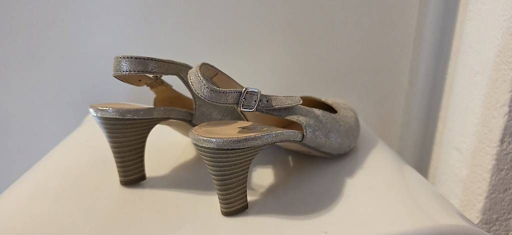 Scarpe da donna: Gabor Pumps silber Wildleder – Usato da Wolfhausen venduto da LoukAudio 1