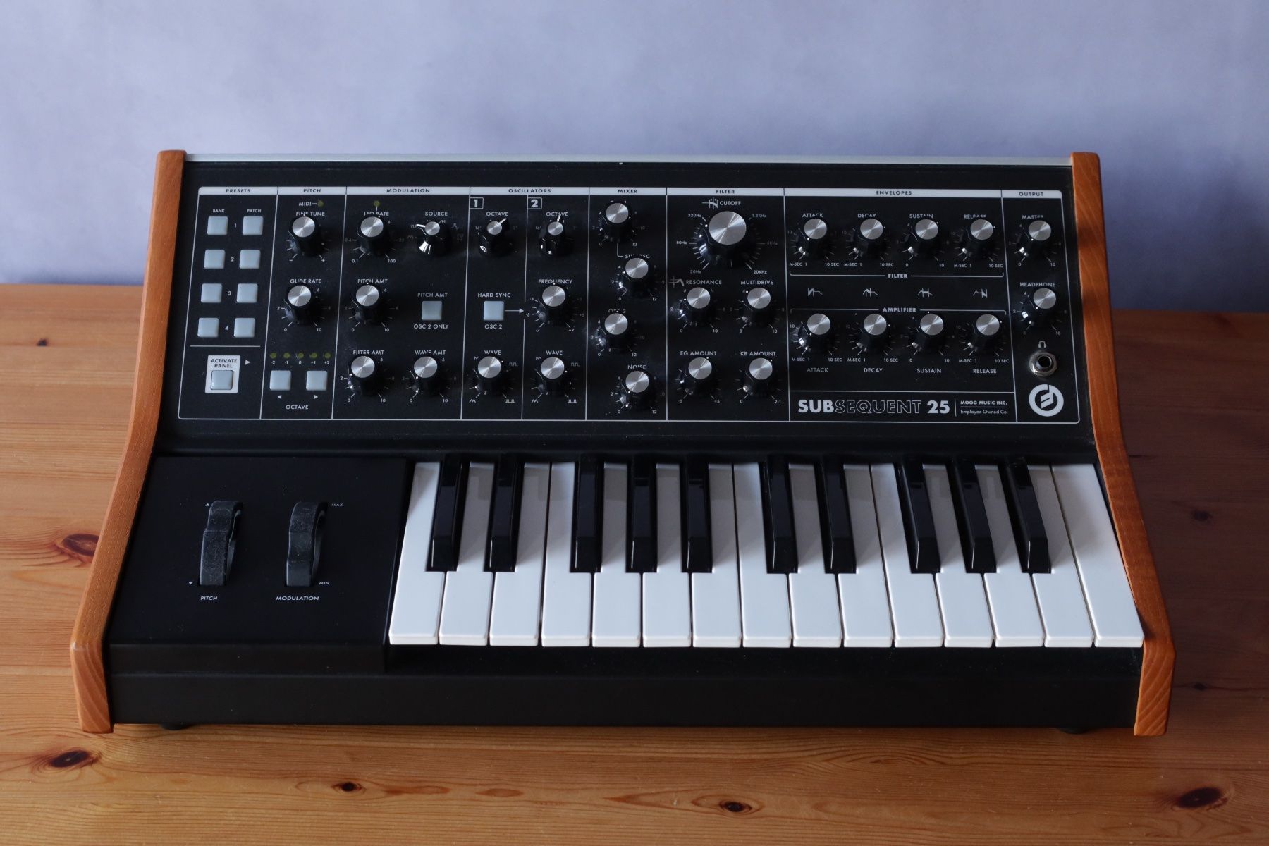Moog Strumenti musicali: Moog Subsequent 25 (inkl. Tasche) – Usato da Zürich venduto da Huwycam