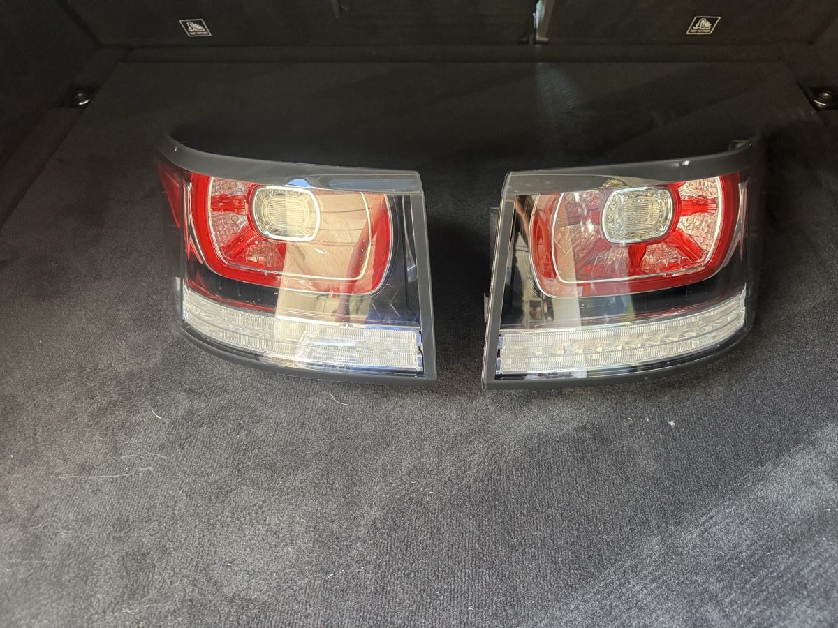 Land Rover Fari: Range Rover Sport Heckleuchten Set 2014-2017 – Usato da Eglisau venduto da Dl-Dsgnn