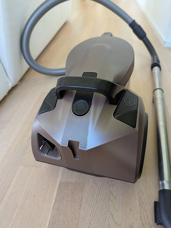 Aspirapolveri & Accessori: Staubsauger Rowenta Compact Power XXL 900W – Usato da Kriens venduto da RouvenPe 1