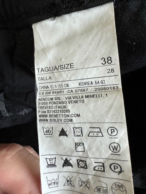 Benetton Pantaloni: Damen Hose 3/4 Benetton Gr.34 – Usato da Wabern venduto da MagdalenaWabern 3