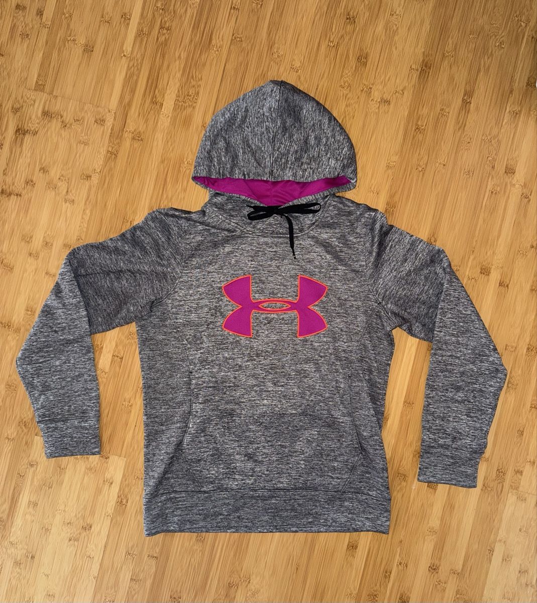 Under Armour Maglioni & Felpe: Under Armour Hoodie Gr. S – Usato da Brienz BE venduto da jeyjeyyyyy