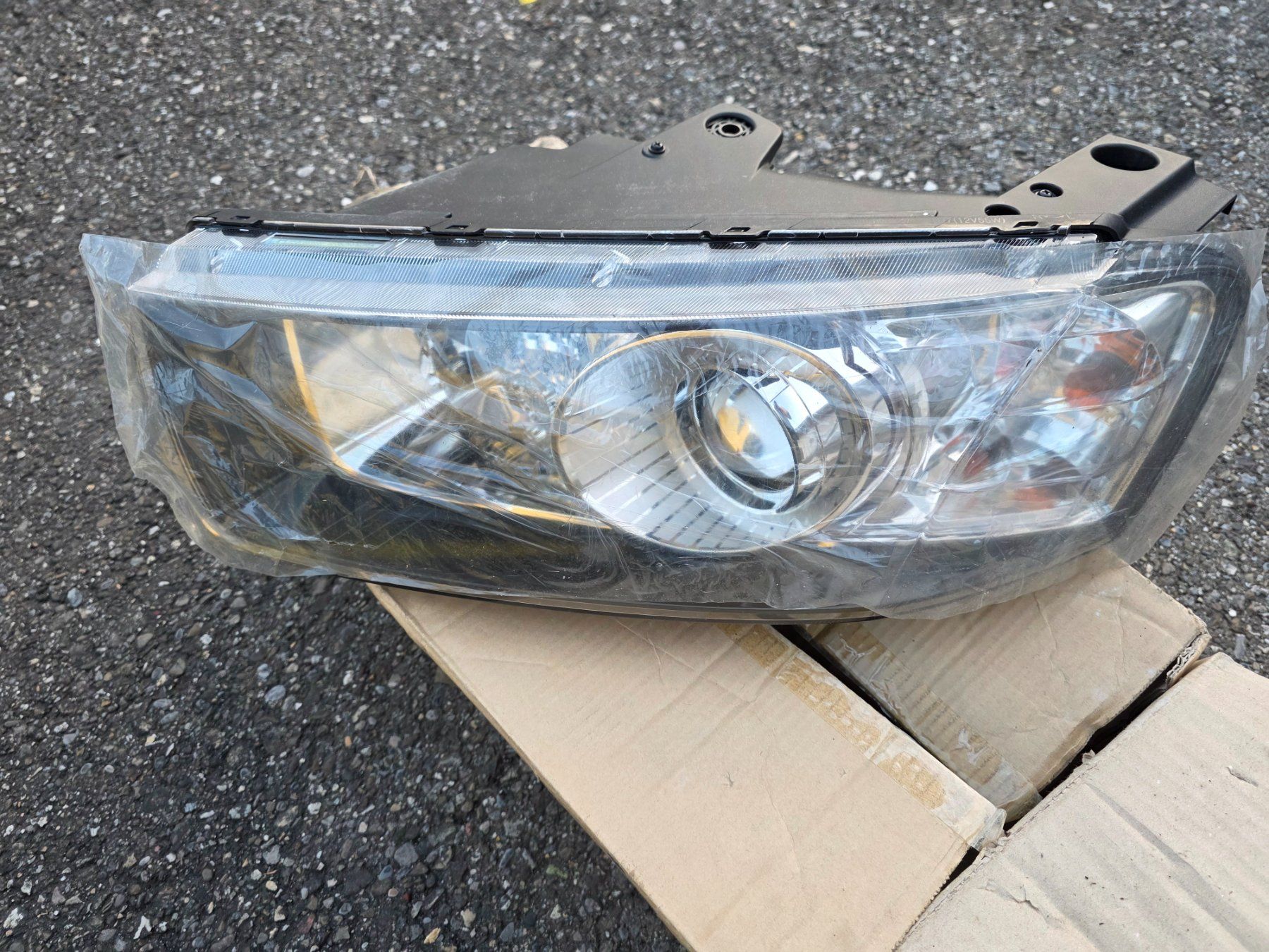Chevrolet Fari: Chevrolet Captiva Scheinwerfer NEU – Usato da Flamatt venduto da AdrianRS