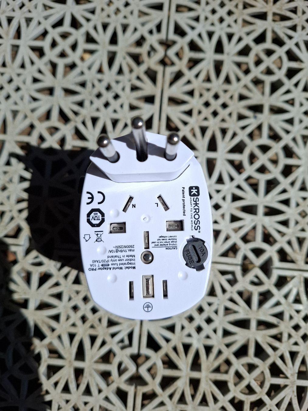 SKROSS Laufwerke & Adapter: Stromadapter-Skross- Weltweit-Strecker-strom Reisen – Gebraucht aus Niederstocken von Cocos_nut 1