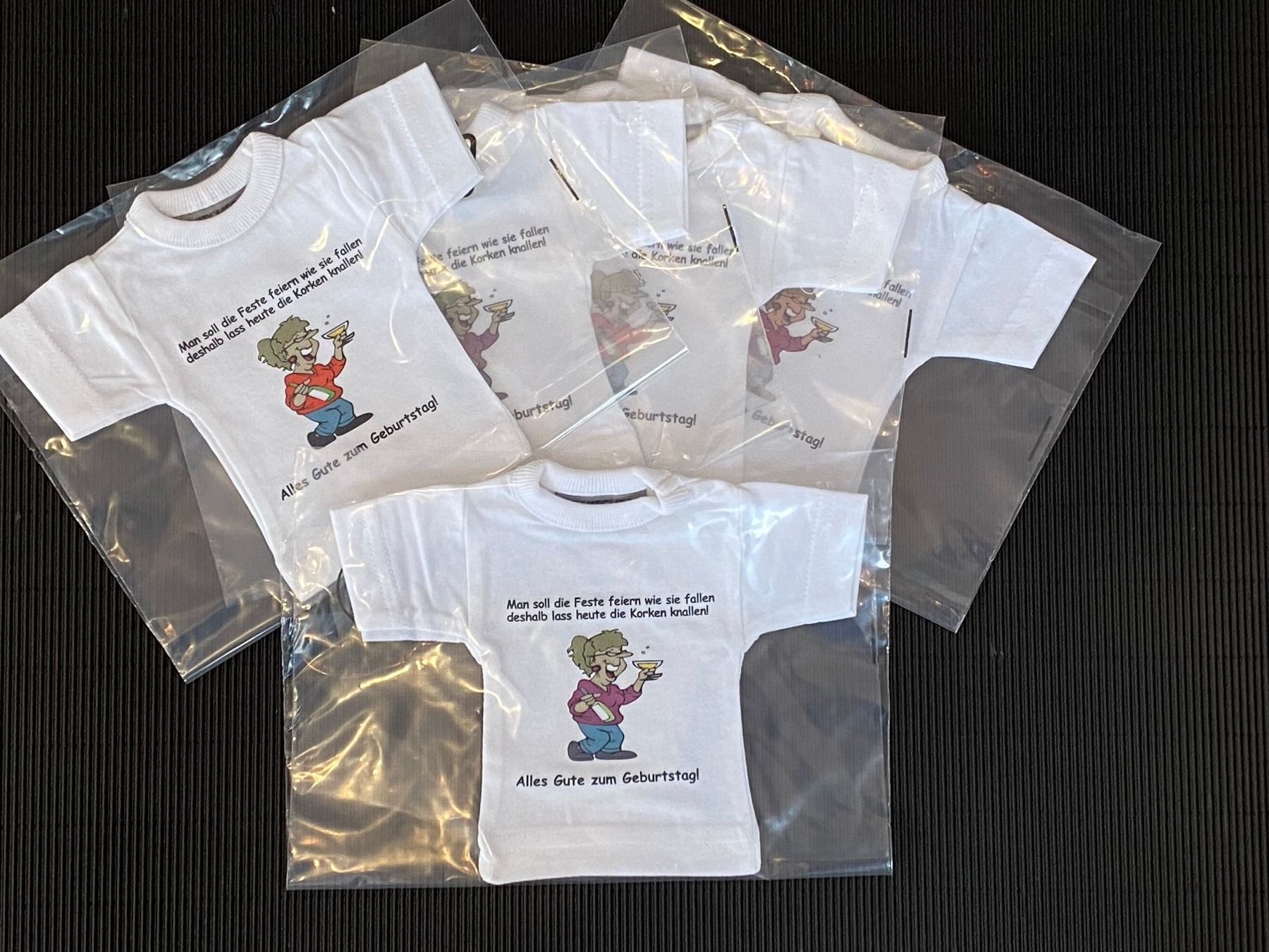 Buoni: Mini/Flaschen T-Shirts (Switcher) – Nuovo (secondo la descrizione) da Egg SZ venduto da irbaku 1