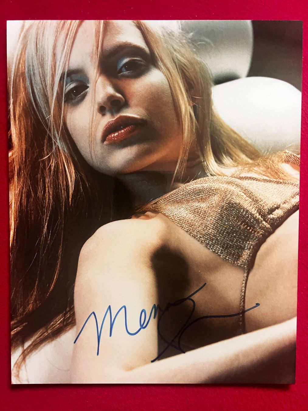 Autografi: MENA SUVARI  "American Beauty" Original Autogramm + COA ! – Nuovo (secondo la descrizione) da Solothurn venduto da StarsInYourHome