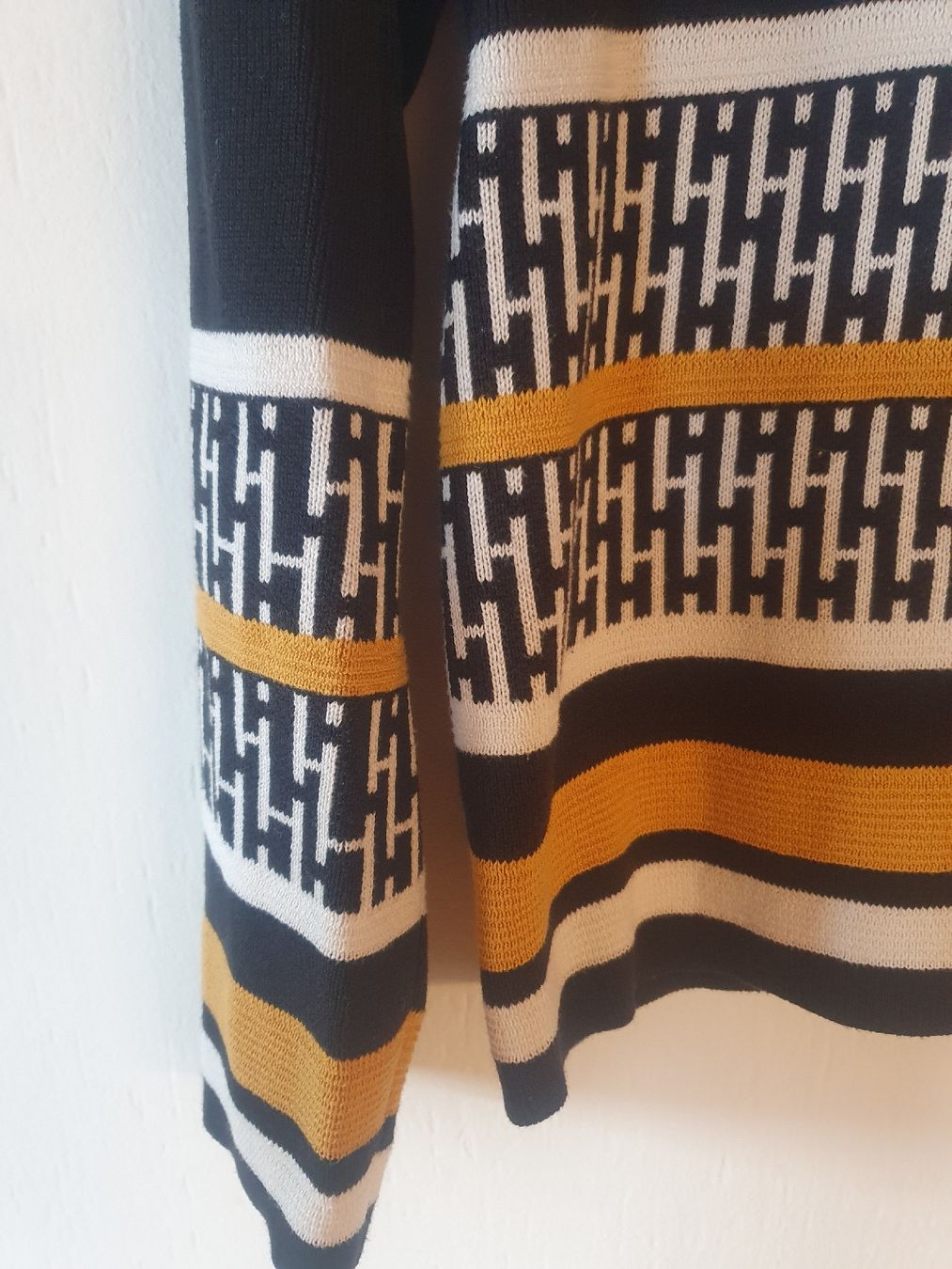Heine Maglioni & Felpe: Heine Strickpullover, Grösse 36, Schwarz/Gelb gemustert – Usato da Lanzenneunforn venduto da nas_6nj2 2