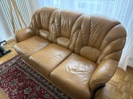 Altes, abgenutztes Ledersofa & Sessel-Set, Vintage-Look