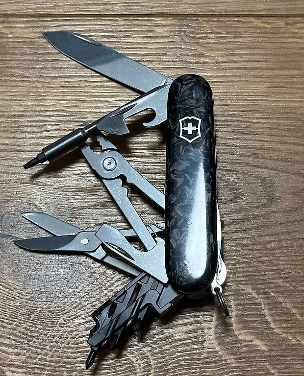 Victorinox Coltelli tascabile: Victorinox Cybertool M (34) Carbon – Nuovo (secondo la descrizione) da Näfels venduto da Samsom 2