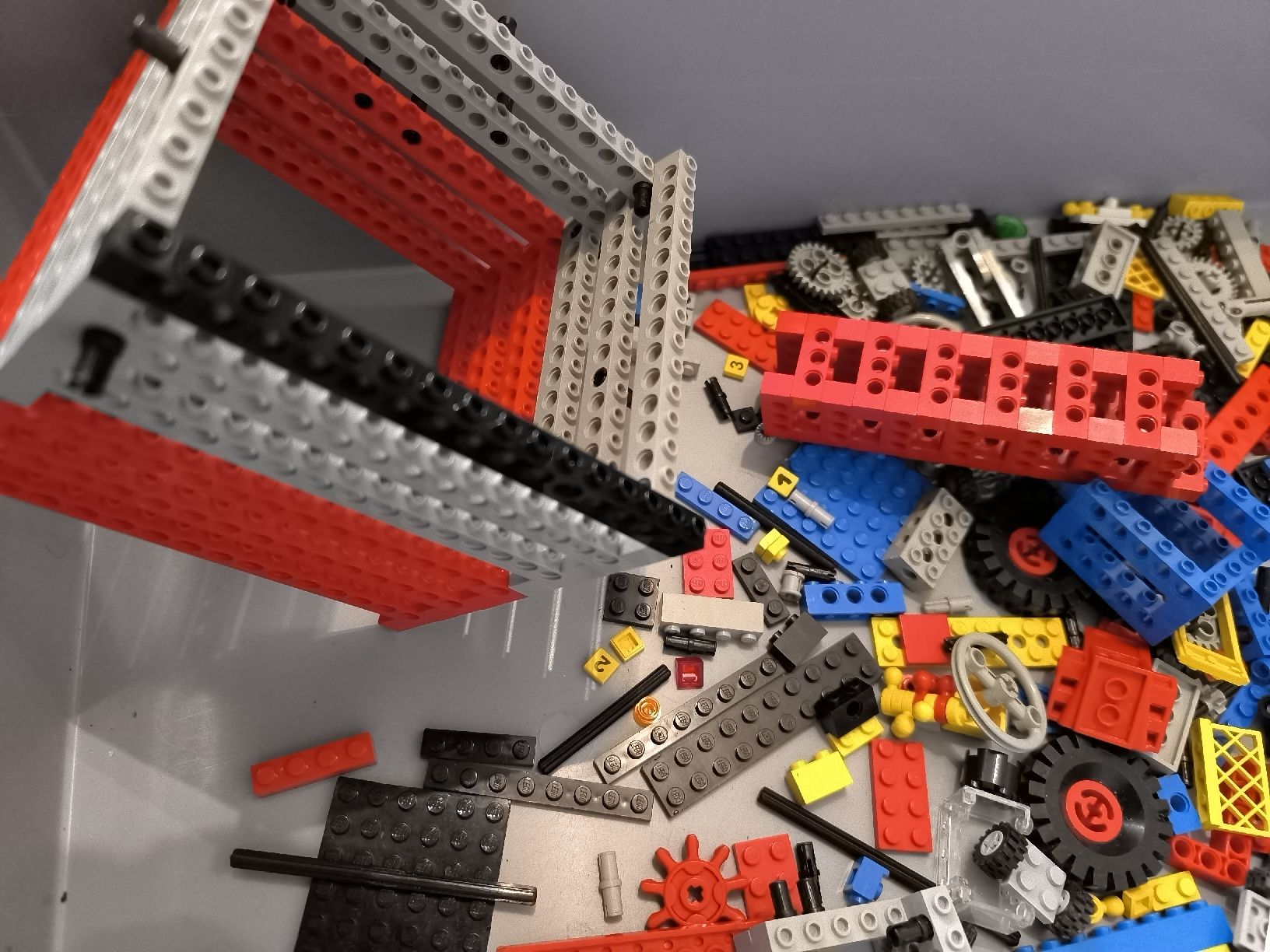 Lego Giocattoli: Lego Technic Teile div. (770 Gramm) – Usato da Oberburg venduto da e-swat 2