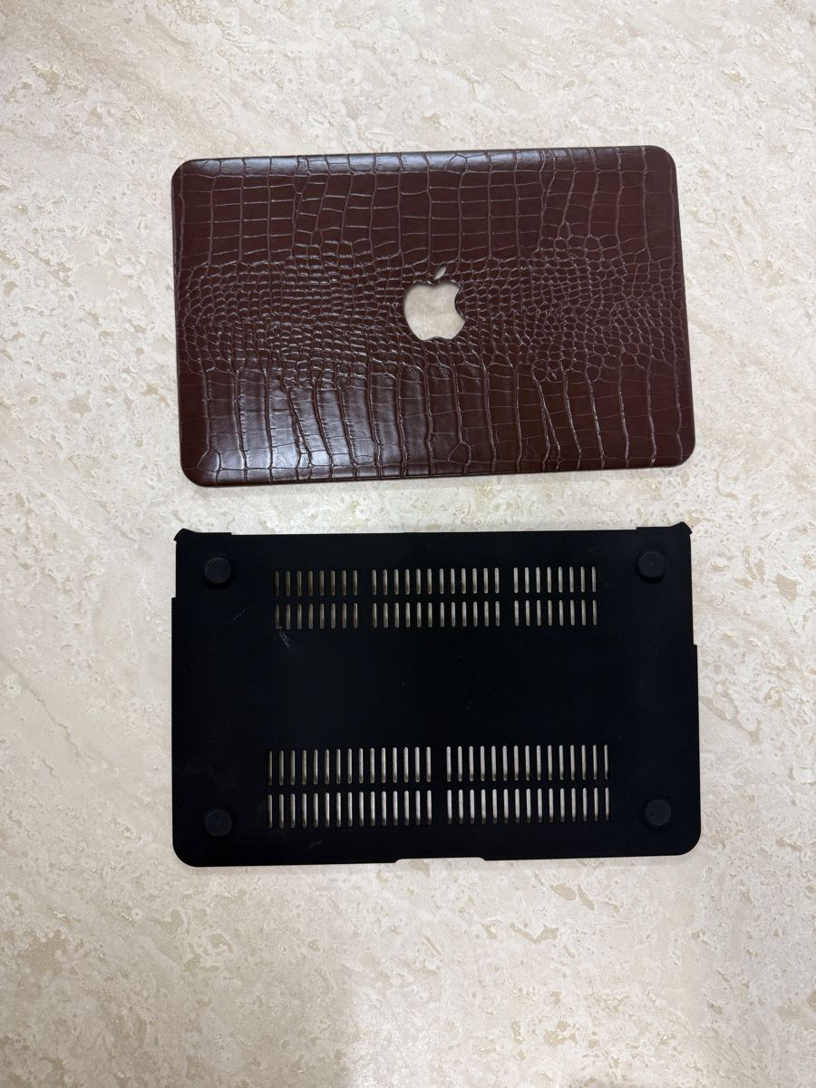 Coques & Sacs: Mac Book Air Case – Neuf avec emballage d'origine à Baar par alm_9zdm 1