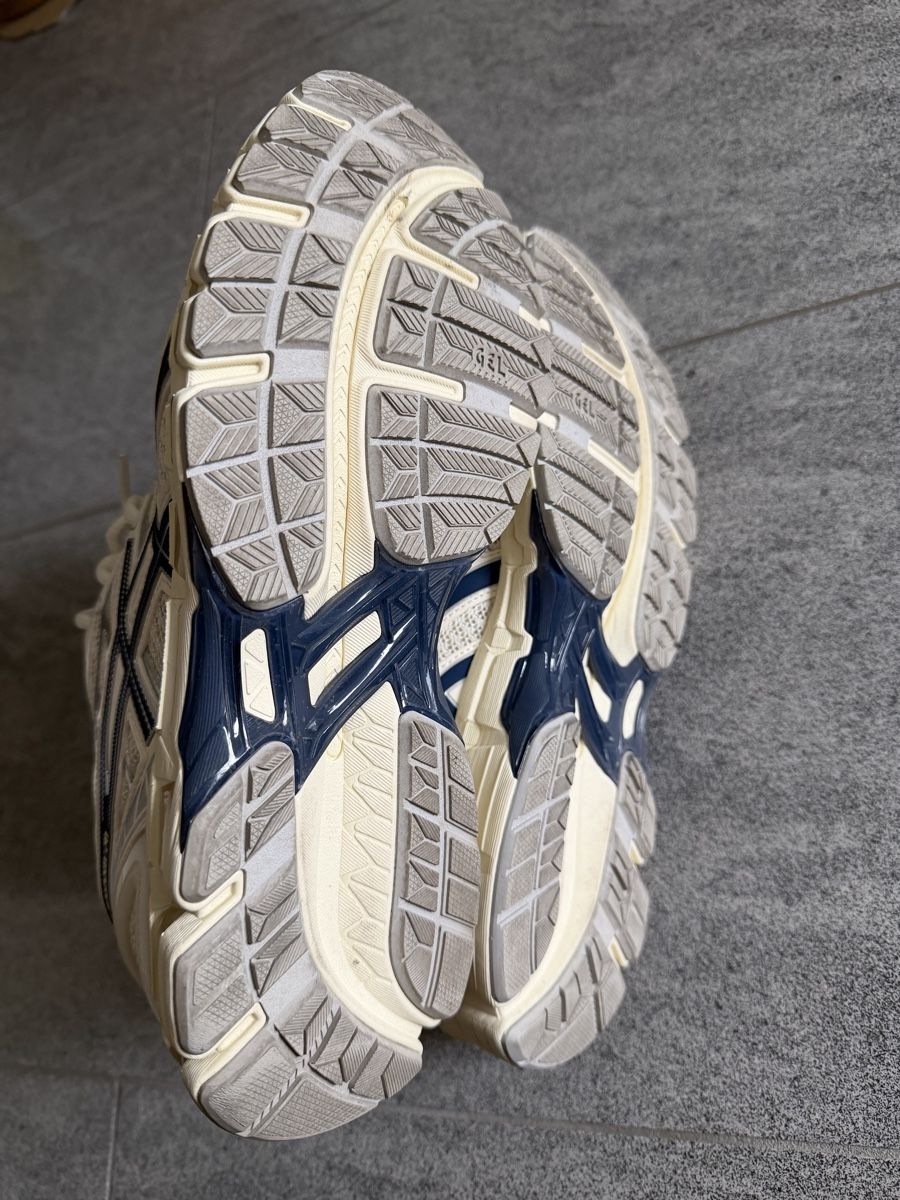 Asics Chaussures hommes: Asics Gel Kayano 20 / Cream – D'occasion à Schöftland par 160grams 3