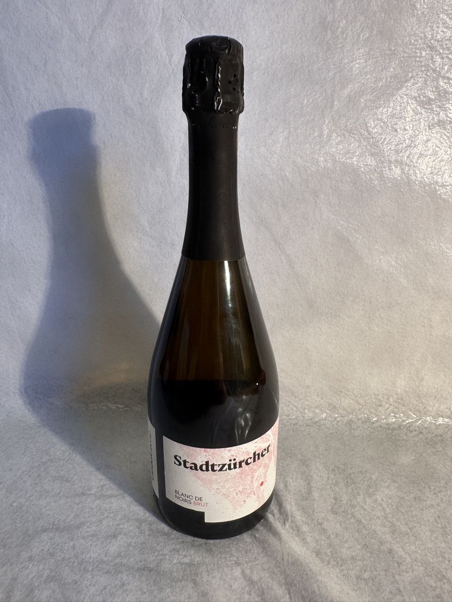 Vins: Stadtzürcher Blanc de Noir Brut – Neuf avec emballage d'origine à zürich par Eltons