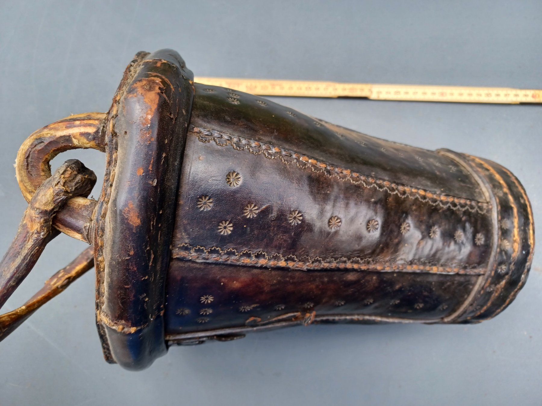 Feuerlöscher: 1 antiker Löscheimer, "Feuerwehr", Leder, "1773" – Gebraucht aus Horw von Mikesch108 3