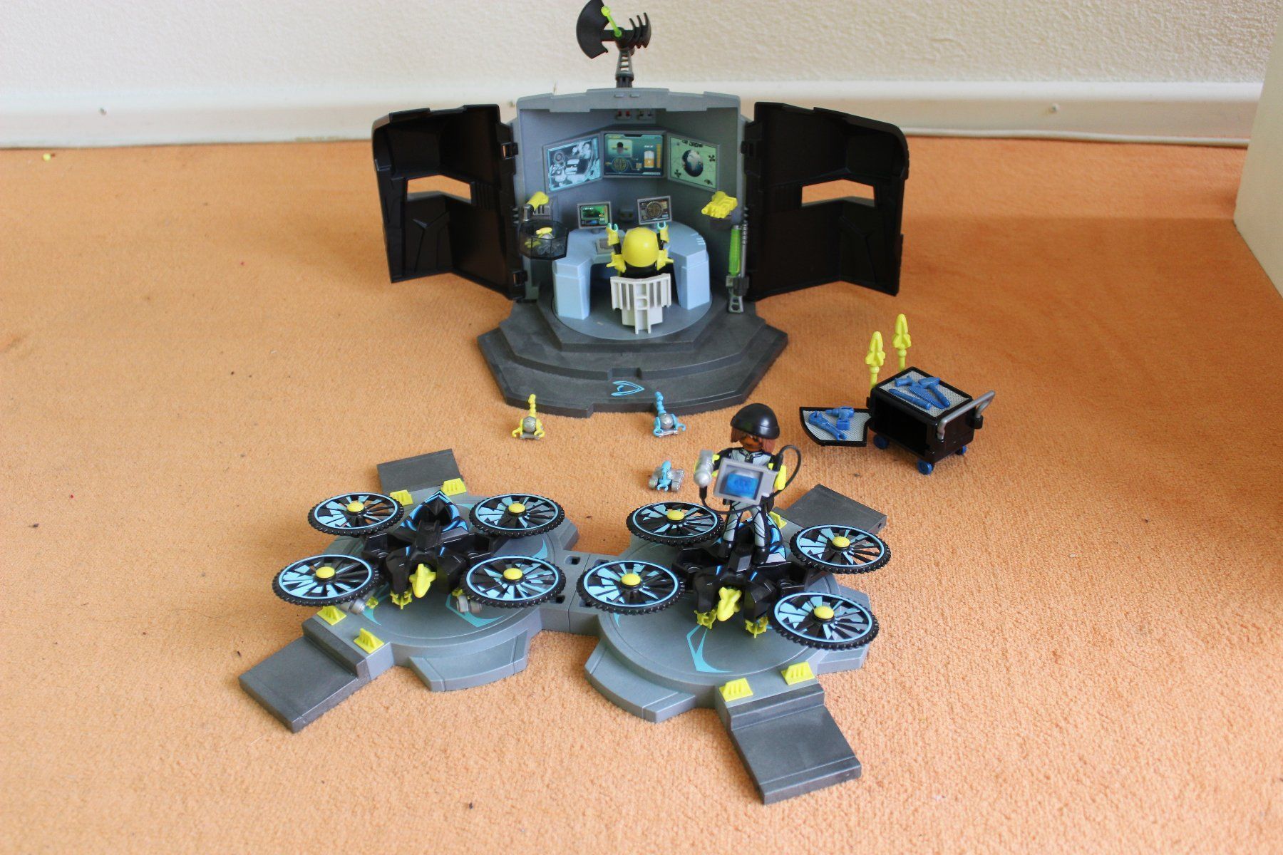 Playmobil Spielzeuge: PLAYMOBIL® 9250 Dr. Drone's Center – Gebraucht aus Gunzwil von veit01 2