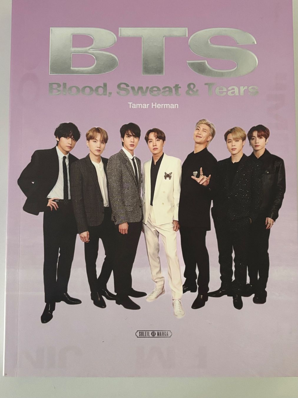 Libri: BTS livre Blood Sweat & Tears – Nuovo (secondo la descrizione) da Nyon venduto da man_8pzr
