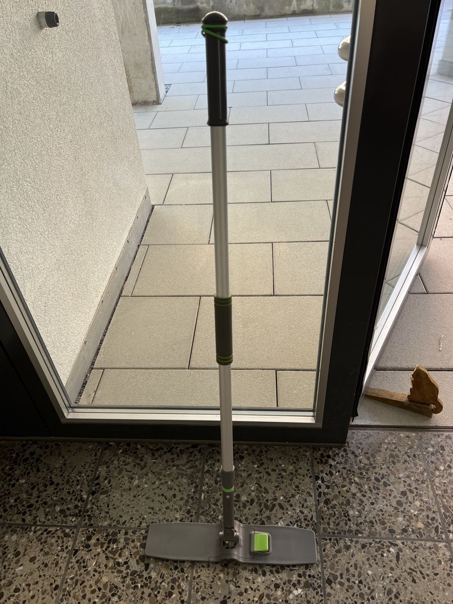 Swiffer Altro in Apparecchi per la pulizia: Swiffer Mop System - Spring Cleaning Essential! 🧼 – Usato da Horgen venduto da CarmenRL