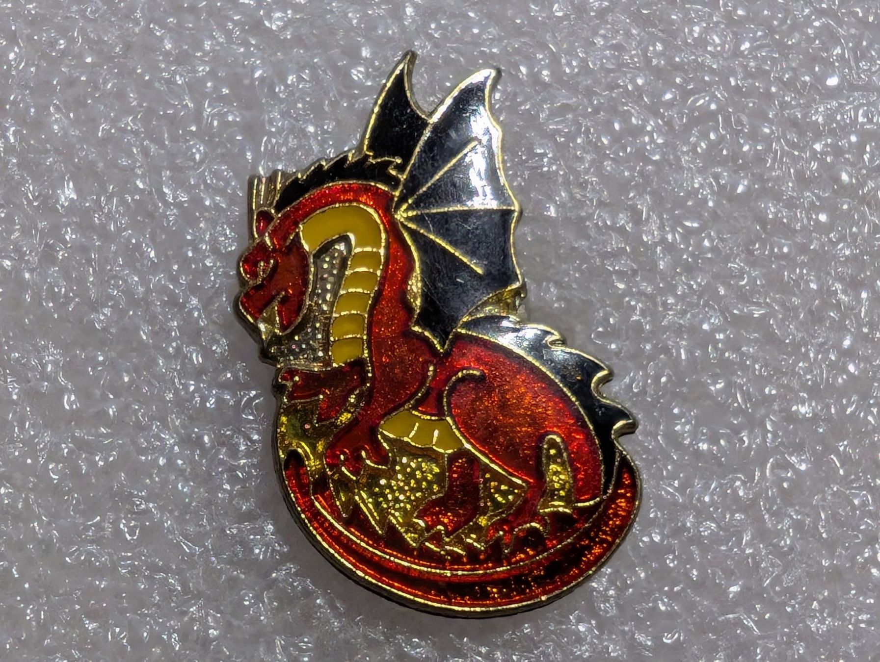 Placchette & Badge: Ansteckpin 256: Drache – Usato da Oppligen venduto da Pin-Fall-Shop