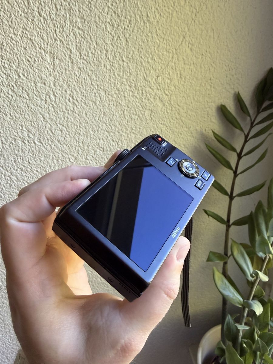 Nikon Fotocamera: Nikon Coolpix S8100 Near Mint Fully Tested – Usato da Zürich venduto da idbronskiy 2