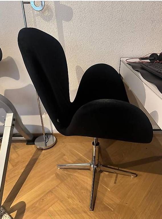 Poltrone: Sehr bequemer, stilvoller Velours-Sessel.  – Usato da Aarwangen venduto da Sirnick