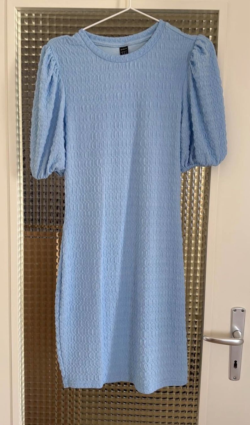 Vestiti: NoBrand - Robe bleu - Taille M – Nuovo (secondo la descrizione) da Belmont-Lausanne venduto da Michelle_Srdr_ 1
