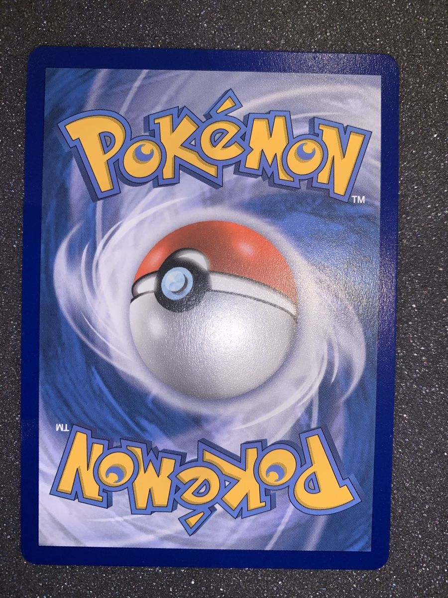 Pokémon Carte collezionabili: Charizard V SWSH050 – Usato da Bironico venduto da ars_z6lb 6