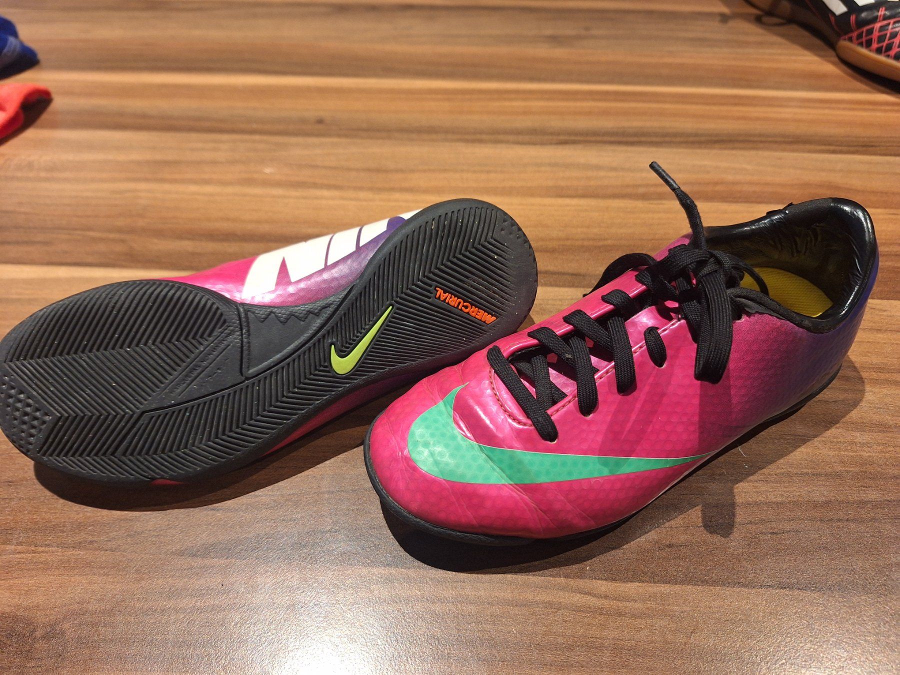 Nike Schuhe für Jungen: Nike Fussball Hallenschuhe 31 – Gebraucht aus Herrliberg von linavogt 2