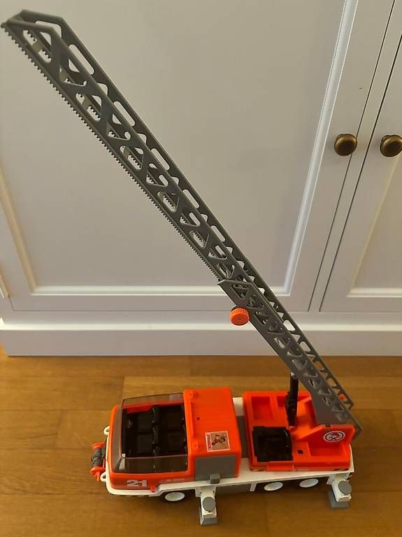 Spielzeuge: Playmobil Feuerwehrauto..Old Scool – Gebraucht aus Hünenberg von marantrade 1