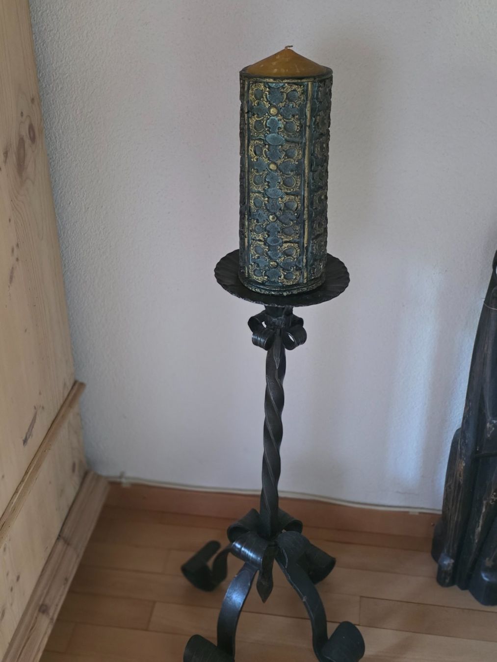 Portacandele: massiver eisenguss kerzenständer inkl. kerze – Usato da Winterthur venduto da chimischimi 1