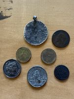 Collection de anciennes pièces et médailles