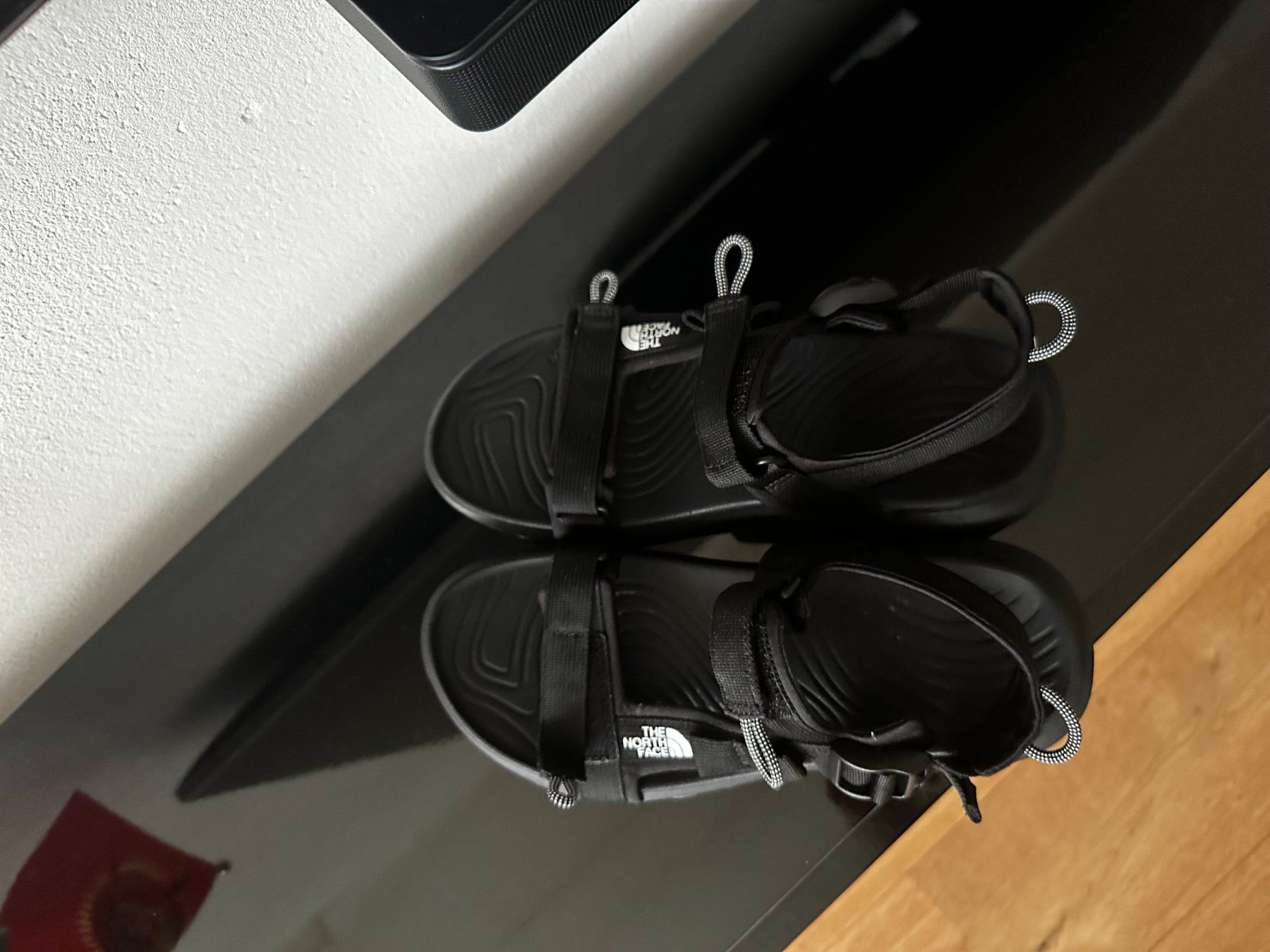 North Face Scarpe da uomo: the north face sandals – Usato da villigen venduto da Rajakiri 1