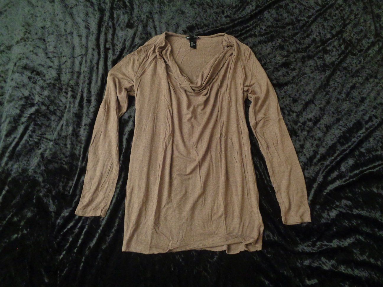H&M Pullover & Sweatshirts: Tolles Long-Oberteil/H&M – Neu (gemäss Beschreibung) aus Rothrist von Mistery1