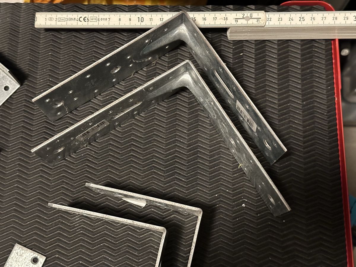 Ferramenta: Lot d'équerres de fixation diverses – Usato da Promasens venduto da Toblerone83 2