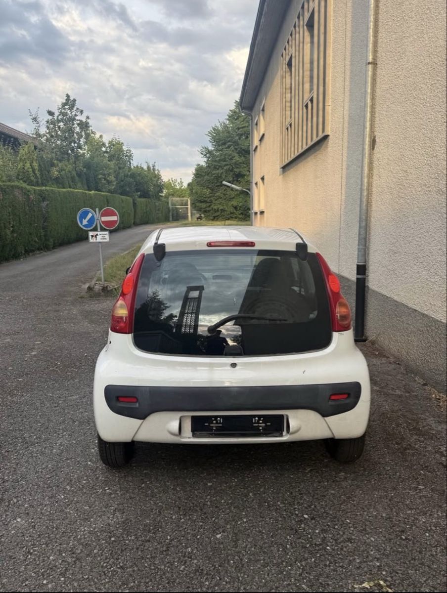 Peugeot Automobili: Peugeot 107 Ab 1.- – Usato da Fribourg venduto da Sulo6.8 4