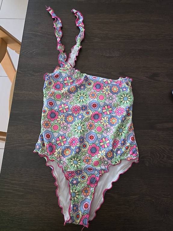 Costumi da bagno & Bikini: Costumi bambina 9 - 10 anni – Usato da Vacallo venduto da vis_d27n