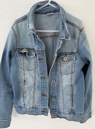 Zara Girls Jeansjacke Gr. 134, Top Zustand für den Frühling