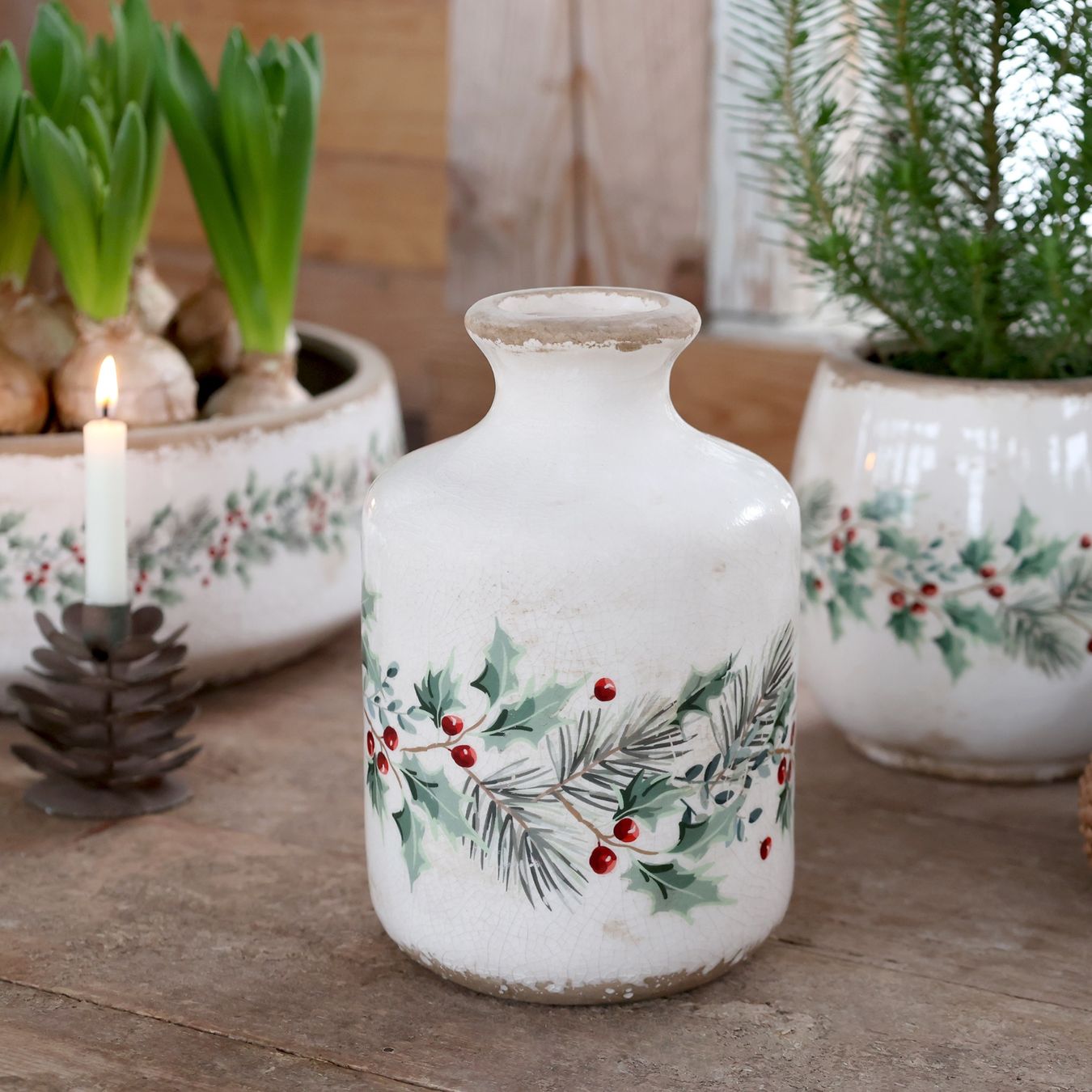 Vase & Récipients: Chic Antique Vase mit Stechpalme – Neuf avec emballage d'origine à Innertkirchen par Glatthard-Interior
