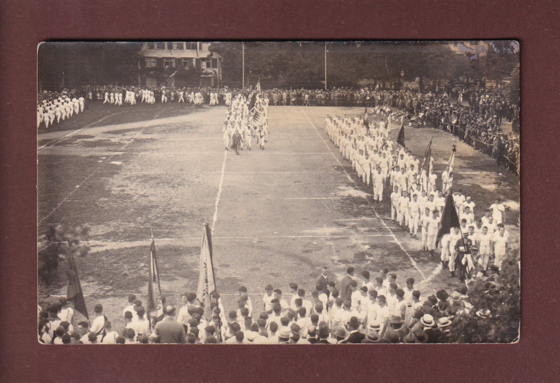 Cartoline postali: PHOTO - Gymnastes – Usato da Pully venduto da nicecards