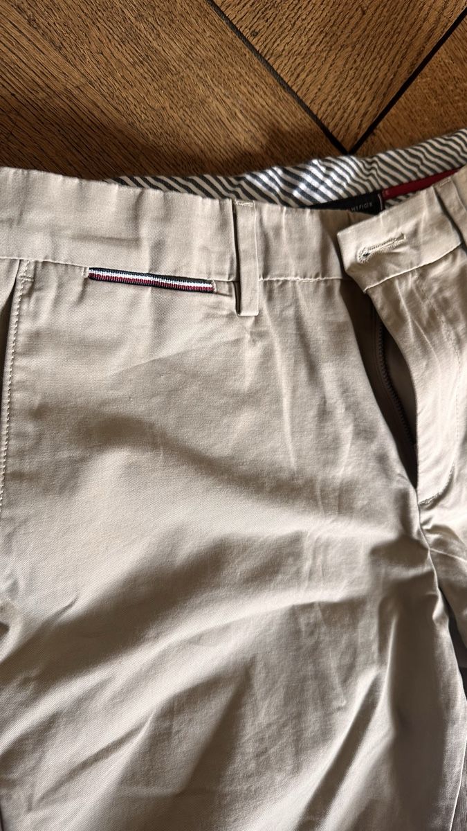 Tommy Hilfiger Pantaloni: Tommy Hilfiger Short Gr 32 – Nuovo (secondo la descrizione) da Basel venduto da aym_9yvr 5
