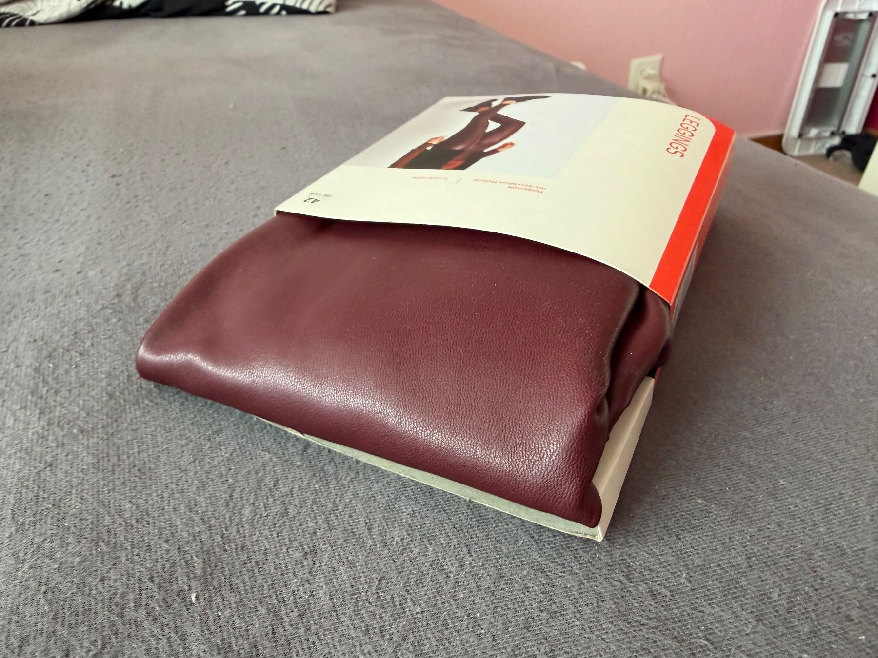 Leggings: Kunstleder Leggings mit hoher Taille - Grösse 42 – Neu und originalverpackt aus Uetendorf von Stoun 4