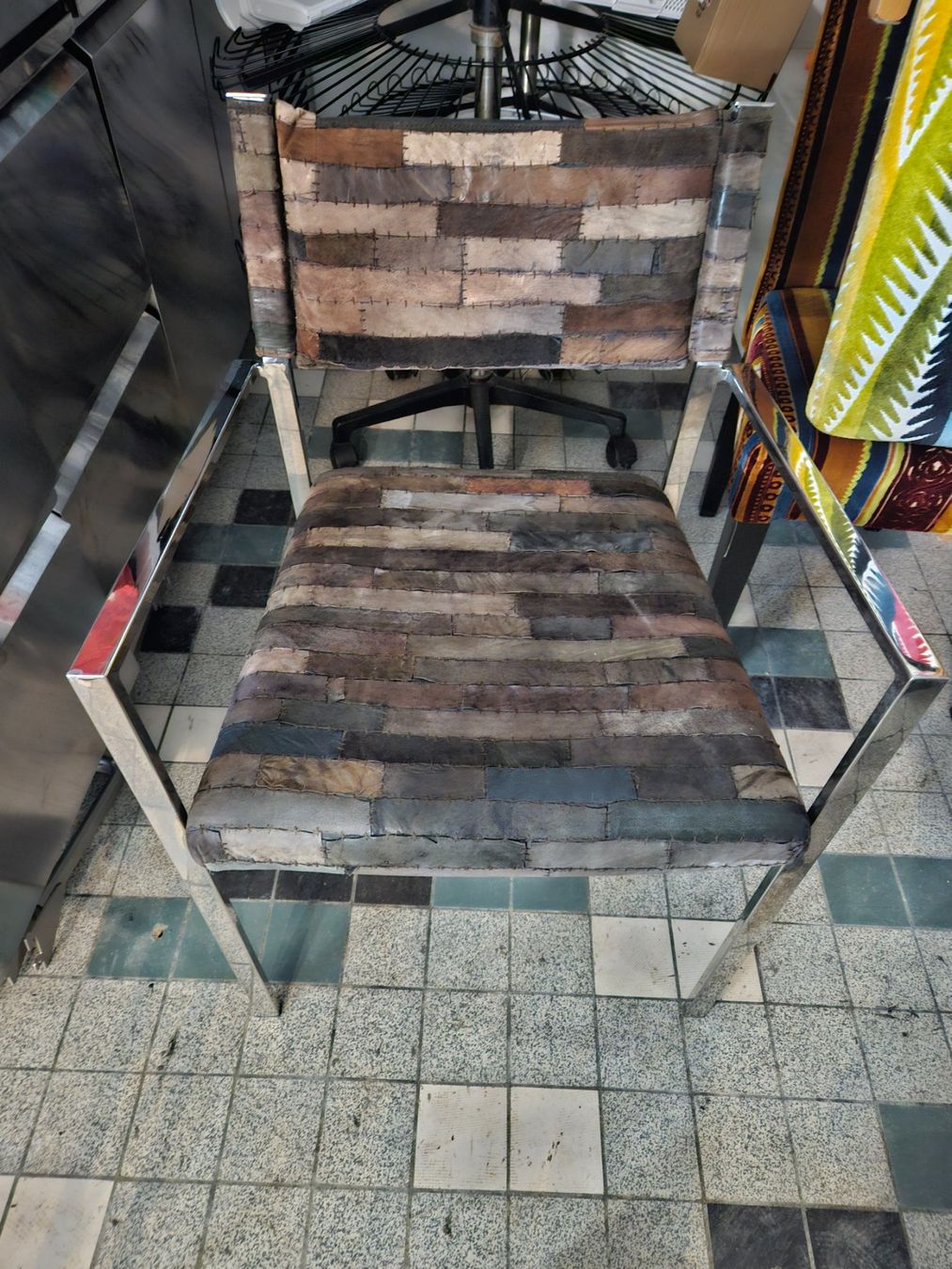 Chaises: Patchwork Leder Metall verchromt gebraucht – D'occasion à Wikon par Mr.Saxer