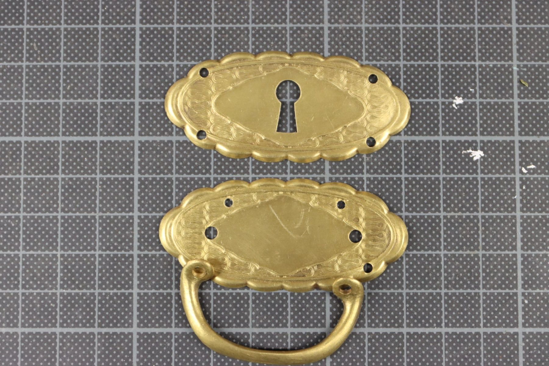 Ferramenta: Komplettes Jugendstil Kommodengriffe-Set – Usato da Emmetten venduto da Super008 4