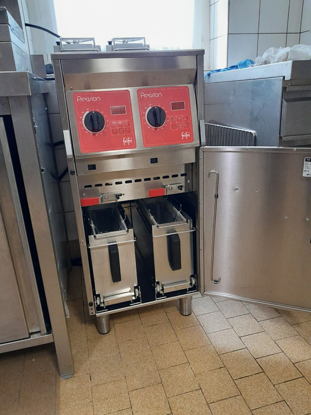 Frifri Elettrodomestici da cucina: FriFri Precision 422 Standfritteuse – Nuovo (secondo la descrizione) da Appenzell venduto da adlerhotel 3